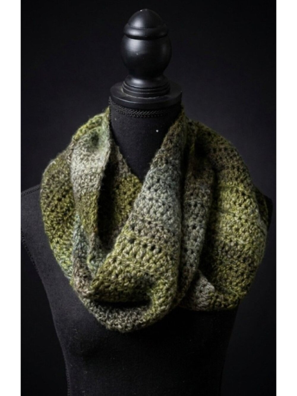 Green Ombre Crochet Textured Chunky Knit Infinity Scarf - Soft & Warm